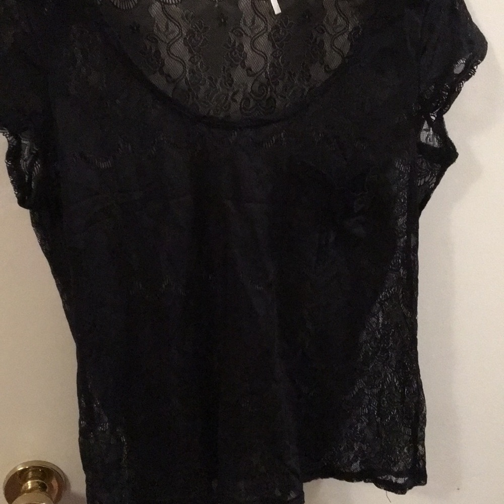 Kimchi Blue beautiful lace black t-shirt style